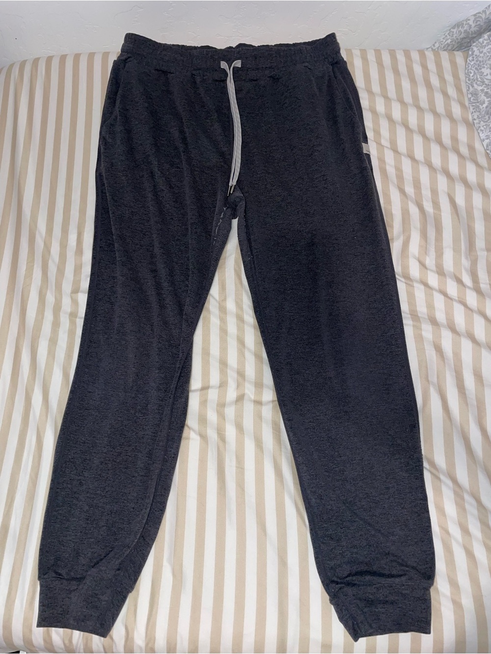 Vuori Performance Joggers-Women’s Sz M - Picture 3 of 12